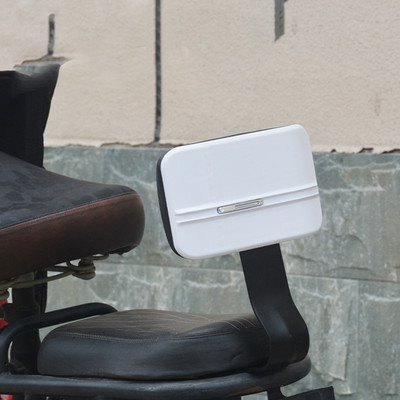 Univerzális levehető háttámla utas csomagtartó motorkerékpárhoz, elektromobilhoz, stílusos kivitelű motorkerékpár-tartozék