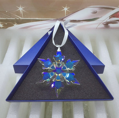 Crystal Snowflake automašīnas kulons, radošs vīriešu un sieviešu automašīnu atpakaļskata spoguļa kulons automašīnas salona rotaslietas, izsmalcinātu dāvanu kastītes komplekts