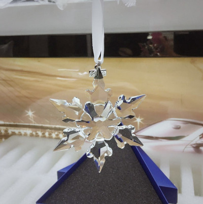 Crystal Snowflake autós medál Kreatív férfi és női autós visszapillantó tükör medál autó belső ékszer Exquisite ajándékdoboz csomag