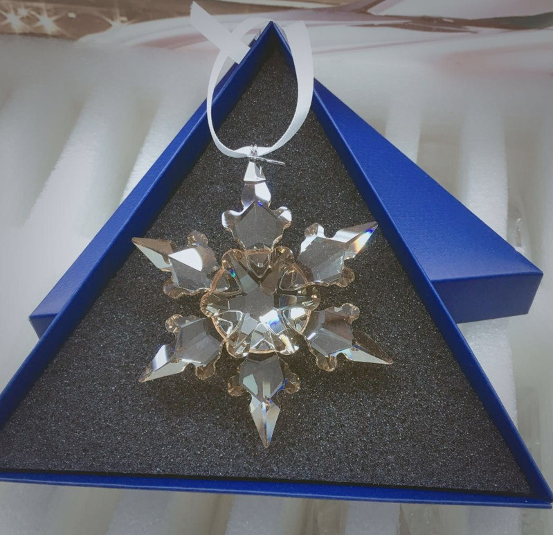 Crystal Snowflake autós medál Kreatív férfi és női autós visszapillantó tükör medál autó belső ékszer Exquisite ajándékdoboz csomag