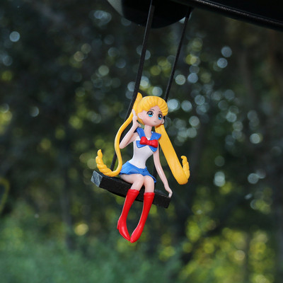 Декорация на висулка за кола Sailor Moon Swing Фигурка Висяща джаджа Автоматично огледало за обратно виждане Жена Орнамент Интериор Voiture Accessorie
