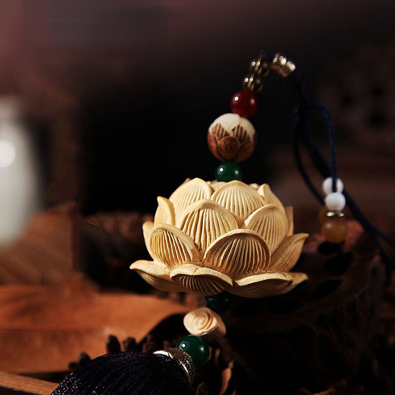 Tiyana Boxwood Carving Autó Belső Dekoráció Női Díszek Boutique Lotus 3D autós medál Áldás Lucky Travel Car Gadget