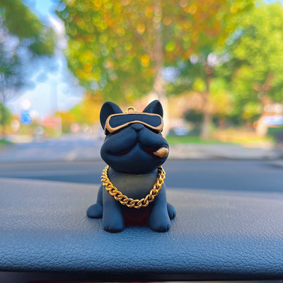Anime Personality Bulldog Autóbelső Dekoráció Trend Napszemüveg Bulldog Autós Középkonzol Díszek Autótartozékokhoz