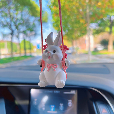 Gyanta Anime Swing Rabbit autó belső medál aranyos virág kosár hinta nyúl automatikus visszapillantó tükör dekoráció autós kiegészítők