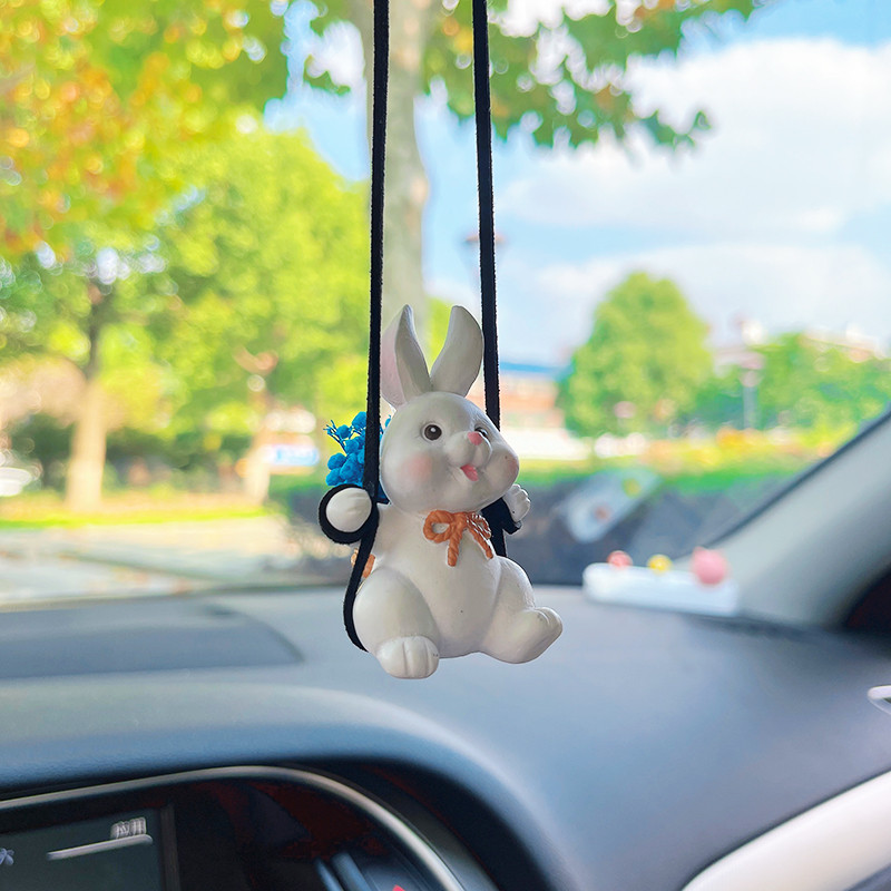 Gyanta Anime Swing Rabbit autó belső medál aranyos virág kosár hinta nyúl automatikus visszapillantó tükör dekoráció autós kiegészítők