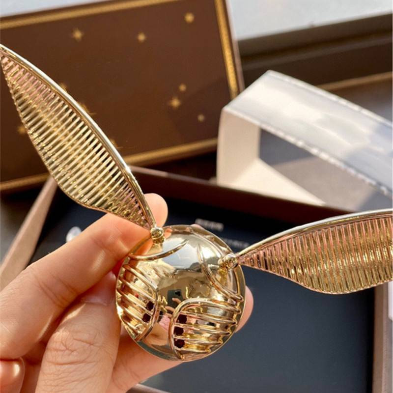 Golden Snitch autódíszek ötvözött autó szellőzőnyílások parfüm klip légfrissítő autó belső illat dekoráció