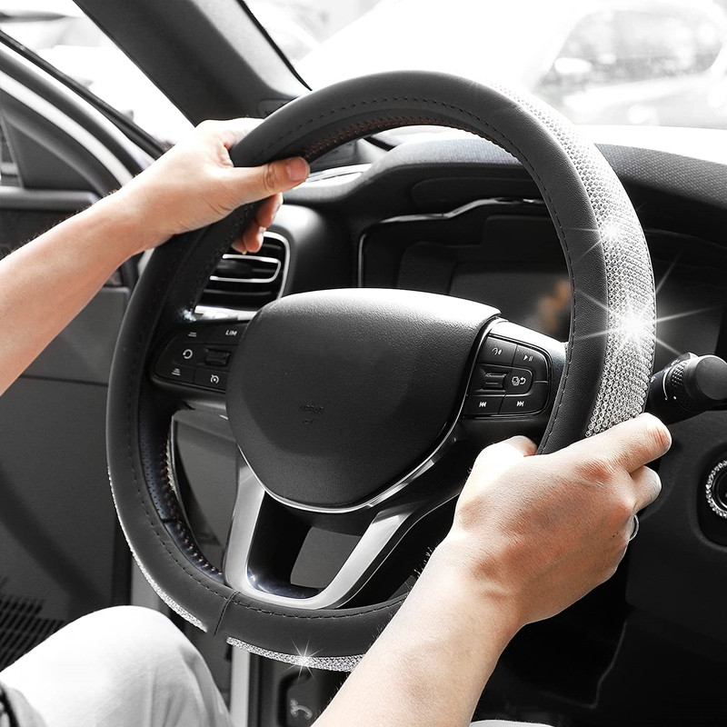 2022 Bling Bling Diamond Rhinestones Crystal Navlaka za volan automobila PU kožna torbica za dodatke za automobile Stil automobila