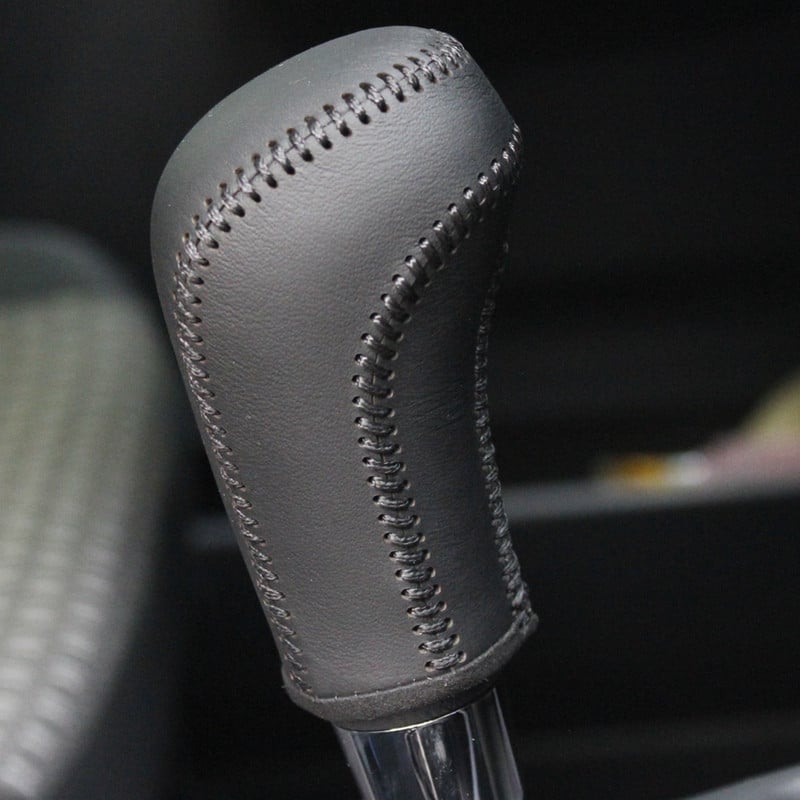 Fekete valódi bőr puha, kézzel varrott autós sebességváltó gomb burkolatok Suzuki Jimny Swift Grand Vitara Automata
