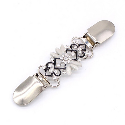 1 DB Retro Cardigan Clip Cape Kendő ing Pulóver Gallér Duck Clip Pearl Strasszos Blúz Csat Ruházat Dekoráció Bross Pin