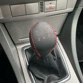 Bőr autós sebességváltó nyakörvek Fiesta Focus 3 4 MK3 MK4 MT autós váltófej váltógomb burkolat Ford New Fiesta Ecosporthoz