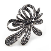 CINDY XIANG Rhinestone melnas ziedu saktas sievietēm Vintage antīkas piespraudes Eleganta, izsmalcināta brošas Jaungada dāvana