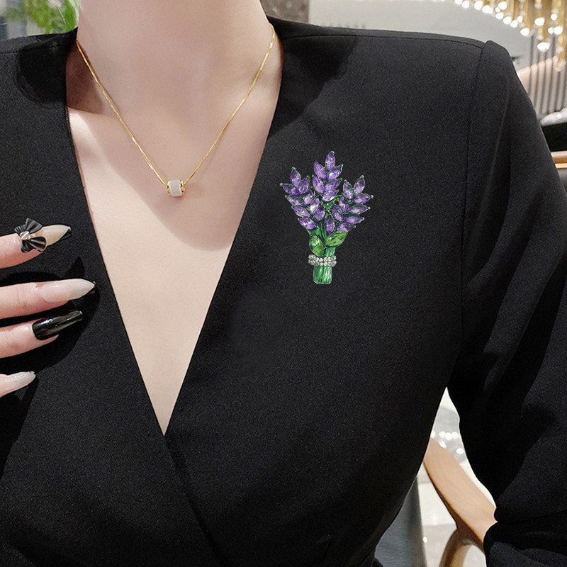 Dmari Femei Broșă Romantic Cristal Lavandă Floare Ace pentru revere Accesorii OL Lavandă Botanica Vindecare Cadouri Bijuterii de lux