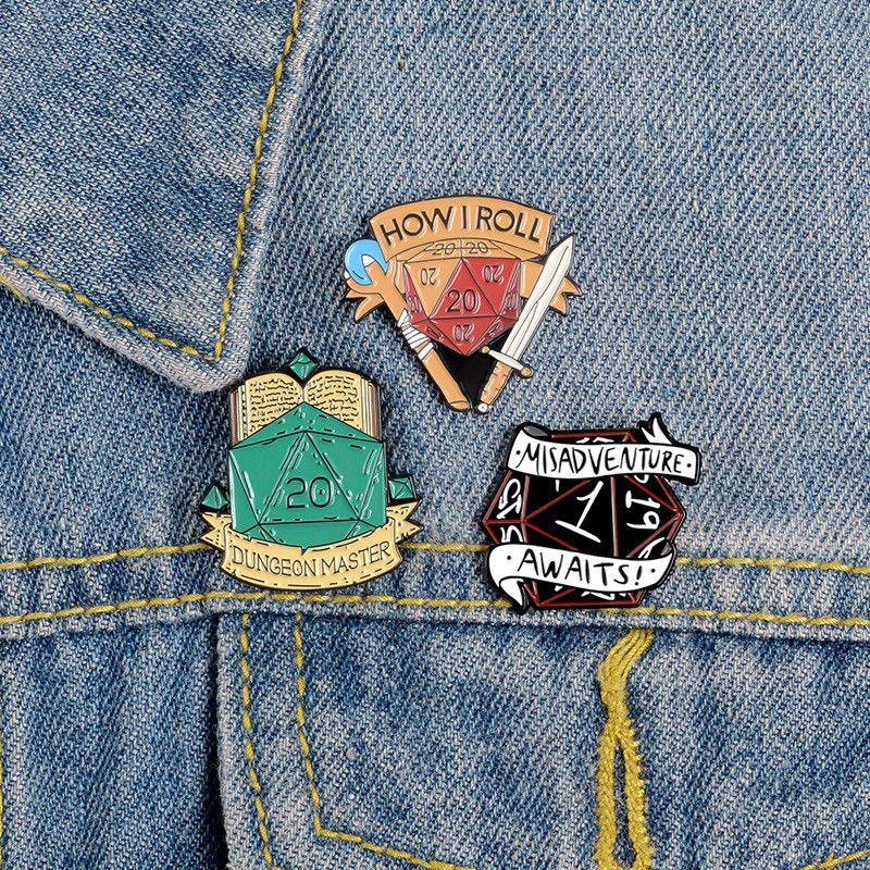 20 de zaruri de față broșă de metal emailat personalitate de modă D20 DnD joc de zaruri insignă pin desen animat costum la modă rucsac bijuterii cadou