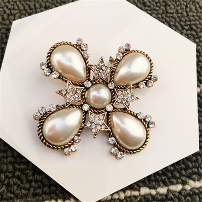 Broșe CC cu flori de perle de modă de lux pentru îmbrăcăminte pentru femei Broșă numărul 5 Cadou pentru prietenă Accesorii pentru bijuterii