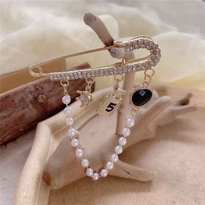 Broșe CC cu flori de perle de modă de lux pentru îmbrăcăminte pentru femei Broșă numărul 5 Cadou pentru prietenă Accesorii pentru bijuterii