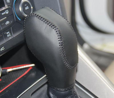 Capac butonului schimbătorului de viteze din piele Nappa pentru Ford Focus AT 2015 Anul 2015 capac de mașină pe butonul schimbătorului de viteze Capac butonului cutiei de viteze din piele naturală