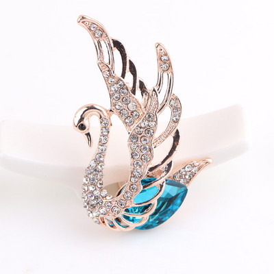 Broșe de primăvară Broșe noi de lebădă de cristal pentru femei Ace nobile elegante Rochie cu stras Corsaj de petrecere Bijuterii de culoare nuntă