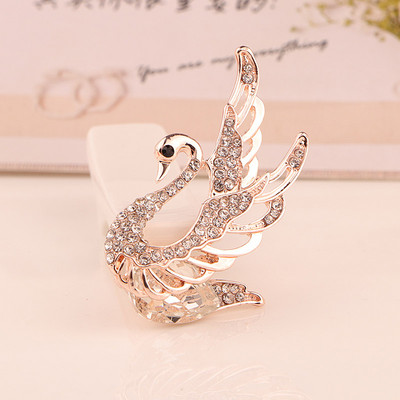 Broșe de primăvară Broșe noi de lebădă de cristal pentru femei Ace nobile elegante Rochie cu stras Corsaj de petrecere Bijuterii de culoare nuntă