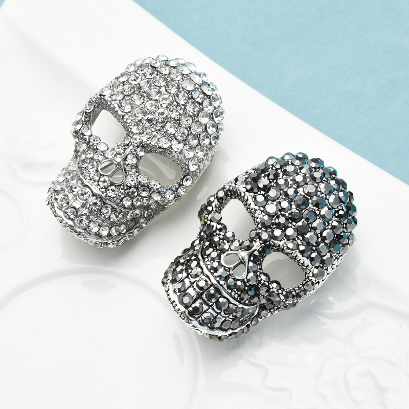 Wuli&baby Broșe cu craniu cu stras strălucitor pentru femei, unisex, 2 culori, stil punk, broșă casual pentru petrecere, cadouri