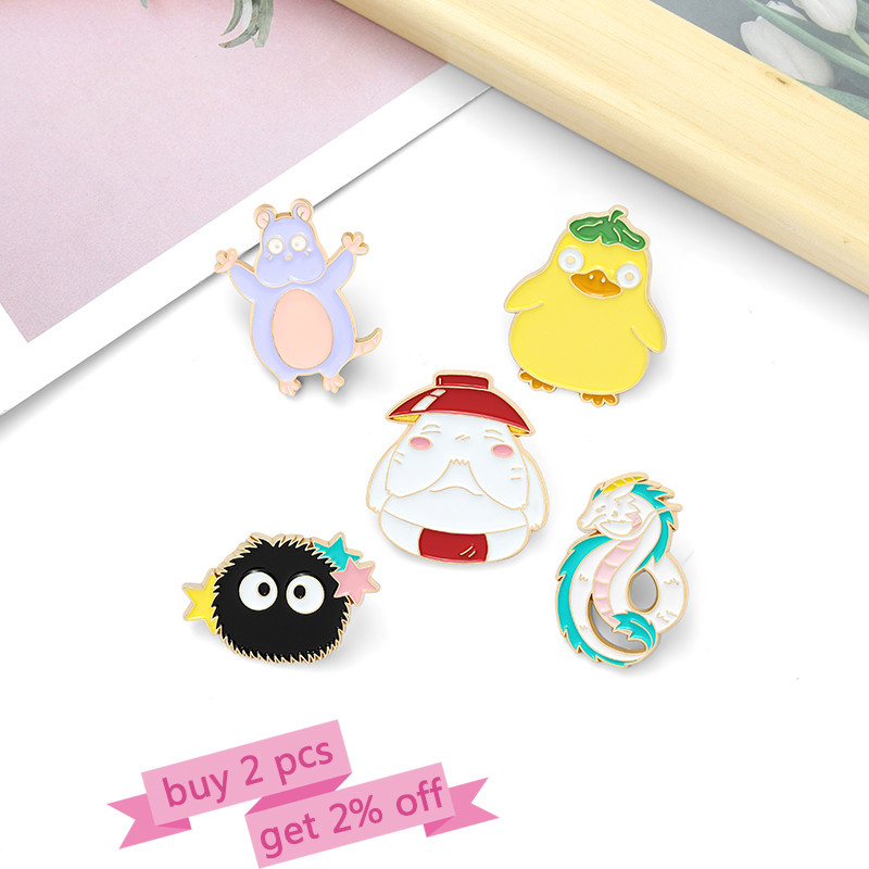 Spirit World Pin email Dragon Mouse Rață Morcov Cărbune Broșe Geantă Ace de revere Copilărie Desene animate Insigna Film Bijuterii Cadou pentru copii