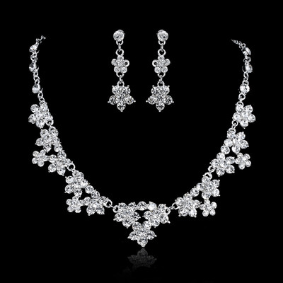 Imeilusad südamega pulmade tiaara ehtekomplektid Diadem läikivad pruudikrooni kuninganna tiaarad säravad kivikristallidest juustest ehtekomplektid