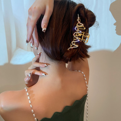 Korea Large Pearl Hair Claw Clip за жени Инструмент за дебела коса Butterfly Bowknot Gold Metal Geometric Hair Clamp Аксесоари