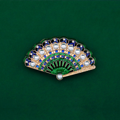 Модна модерна сплав емайлирана брошка с бели флорални листа Брошка с момина сълза Игла с високо качество на бижута за жени Катарама за шал