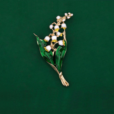Модна модерна сплав емайлирана брошка с бели флорални листа Брошка с момина сълза Игла с високо качество на бижута за жени Катарама за шал