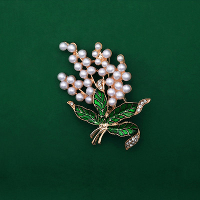 Модна модерна сплав емайлирана брошка с бели флорални листа Брошка с момина сълза Игла с високо качество на бижута за жени Катарама за шал