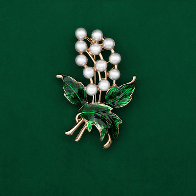 Модна модерна сплав емайлирана брошка с бели флорални листа Брошка с момина сълза Игла с високо качество на бижута за жени Катарама за шал