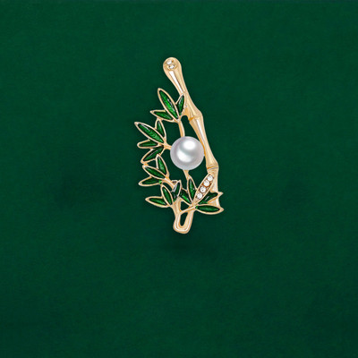 Модна модерна сплав емайлирана брошка с бели флорални листа Брошка с момина сълза Игла с високо качество на бижута за жени Катарама за шал