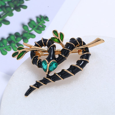 Eredeti személyre szabott Insect Animal bross női retro sokoldalú strassz bross bross kabát kardigán egyszerű kiegészítők