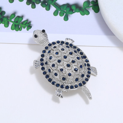Eredeti személyre szabott Insect Animal bross női retro sokoldalú strassz bross bross kabát kardigán egyszerű kiegészítők
