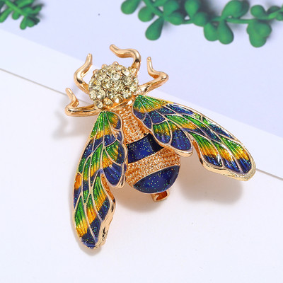 Eredeti személyre szabott Insect Animal bross női retro sokoldalú strassz bross bross kabát kardigán egyszerű kiegészítők