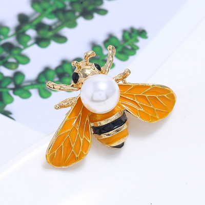 Eredeti személyre szabott Insect Animal bross női retro sokoldalú strassz bross bross kabát kardigán egyszerű kiegészítők