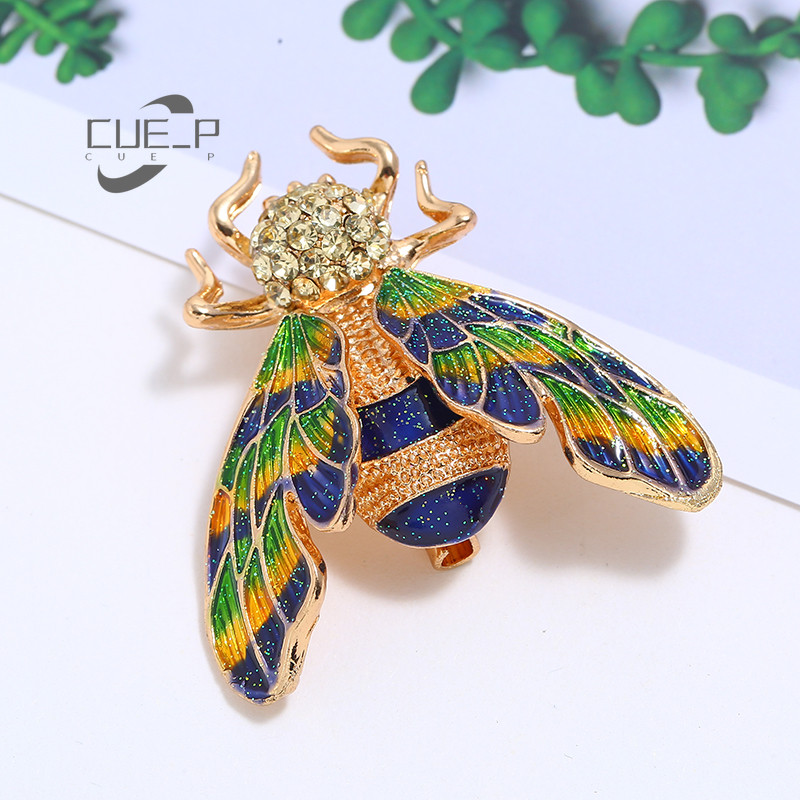 Eredeti személyre szabott Insect Animal bross női retro sokoldalú strassz bross bross kabát kardigán egyszerű kiegészítők