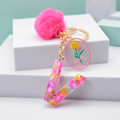 Breloc cu pompon roz, cu 26 de litere, breloc cu alfabet inițial din rășină roz, cu etichete delicate pentru femei, poșetă, geantă de mână pandantiv