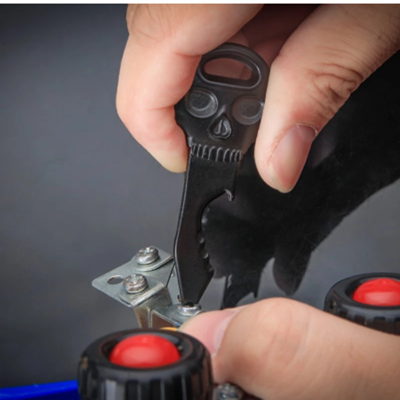 Craniu de metal creativ Deschizător de sticle Breloc pandantiv Șurubelniță portabilă Inele cheie Instrumente de exterior Geantă pandantiv breloc