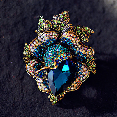 SKEDS Női Divat Luxus Kristály Virág Brossok Pinek Vintage Palace Stílus Strasszkő Rózsa Öltöny Ruházat Bross Pin Ékszer