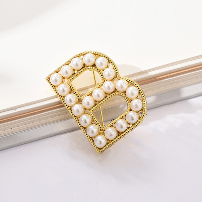 Broșe creative cu litere engleză din perle de imitație pentru femei, ace emailate, insigne, bijuterii, cadouri pentru Anul Nou Prieteni значки