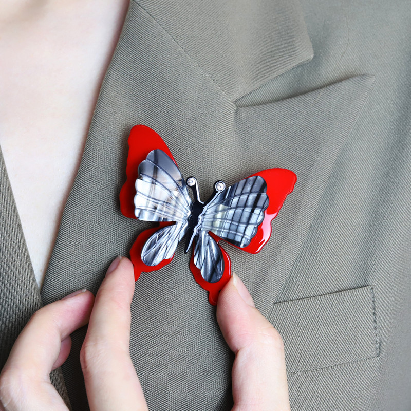 Visokokvalitetni prilagođeni broš Ručno izrađen od akrila za žene Izvrsni leptir Sigurnosne igle protiv insekata Dodaci za nakit Veleprodaja