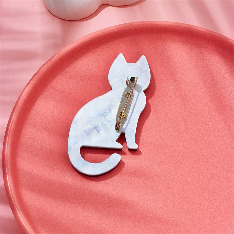 MEYRROYU Broșe de pisicuță cu schelet, material acrilic elegant pentru femei, insignă de zi de naștere, cadouri, ace accesorii, bijuterii Брошь