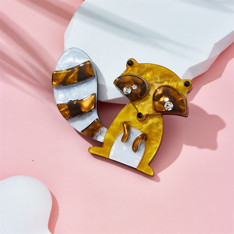 MEYRROYU Broșe cu raton maro, material acrilic elegant pentru femei, insignă de animale, cadouri de aniversare pentru fete, ace accesorii, bijuterii Брошь