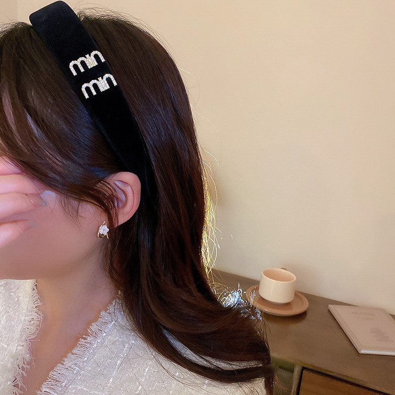 Bentite de păr neagră flocate de modă Accesorii pentru păr coreeană cu inimă de aur