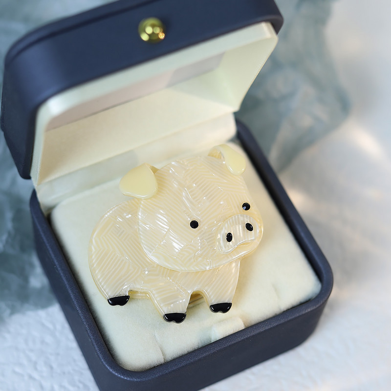 Broșe de porc drăguț din acrilic lucrate manual pentru femei, rășină de animale minunate, broșă pentru rever, bijuterii, insigna pentru femei, accesorii pentru haine