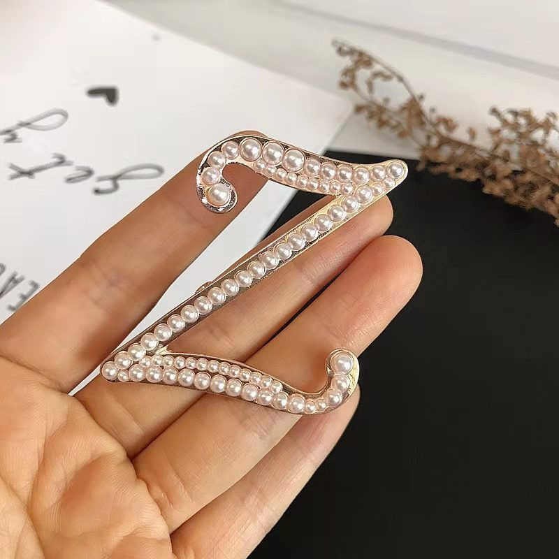 Broșe drăguțe cu litere pentru femei și bărbați, cu nume DIY, cu literă inițială, broșă pentru rever și broșe, bijuterii, cadou pentru petrecere de nuntă