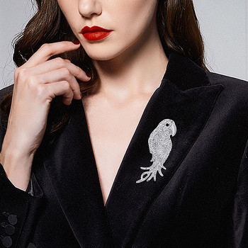 Fashion Exquisite Rhinestone Parrot Animal καρφίτσα για γυναίκες Γούρι Ιδιοσυγκρασία Πουλόβερ γιακά Αξεσουάρ καρφίτσα κορσάζ