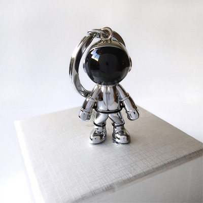 Jauna modes 3D Astronauta kosmosa robota atslēgu piekariņš atslēgu piekariņa piekariņi ar rokām darināti jauki multfilmu auto atslēgu piekariņi sakausējuma dāvana vīrieša draugam