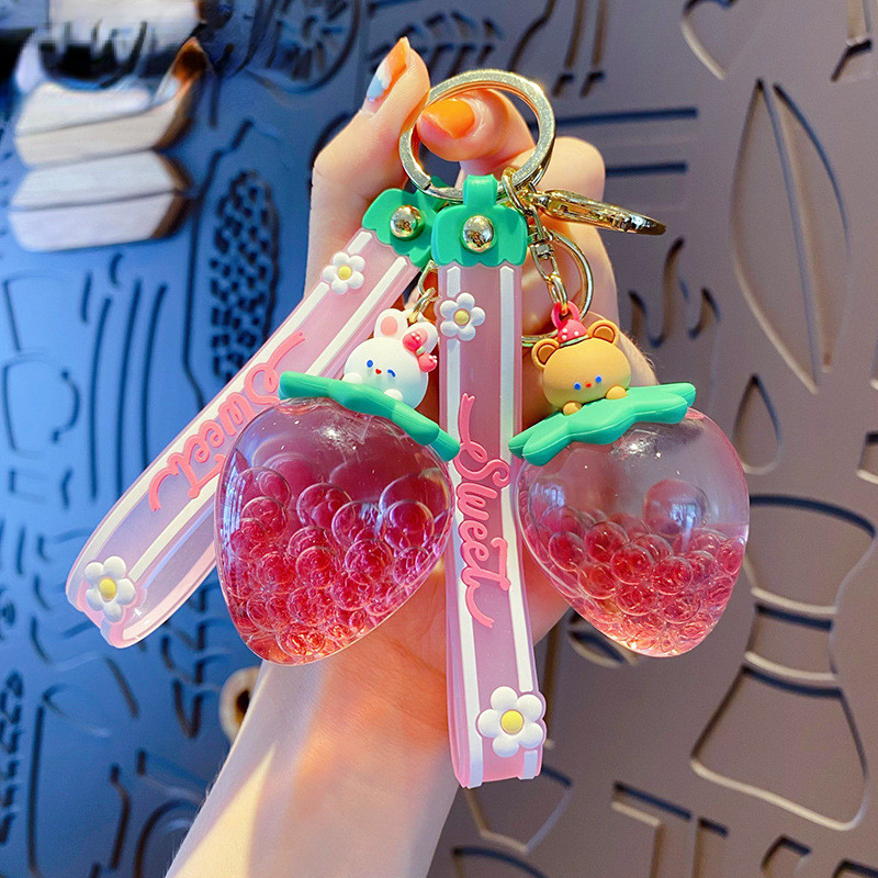 Dulci căpșuni cremă fructe ceașcă breloc acrilic lichid în mișcare nisip mișcător roz mărgele breloc femei geanta pandantiv breloc cadou