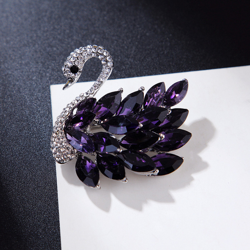 Broš u obliku labuda za žene ili djevojčice Ljubičasti kristalni broš Visokokvalitetni broš u obliku ptice labuda Ženski broš u obliku igle Blagdanski darovi Modni nakit